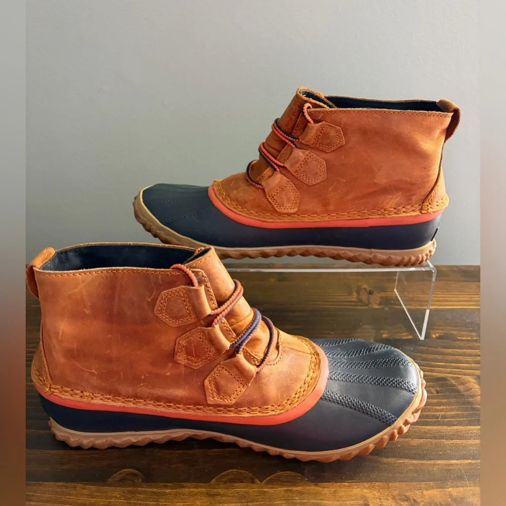 Sorel Out N About Leather Waterproof Duck Boots Carmel & Navy Women’s Size 8.5 - Picture 2 of 13